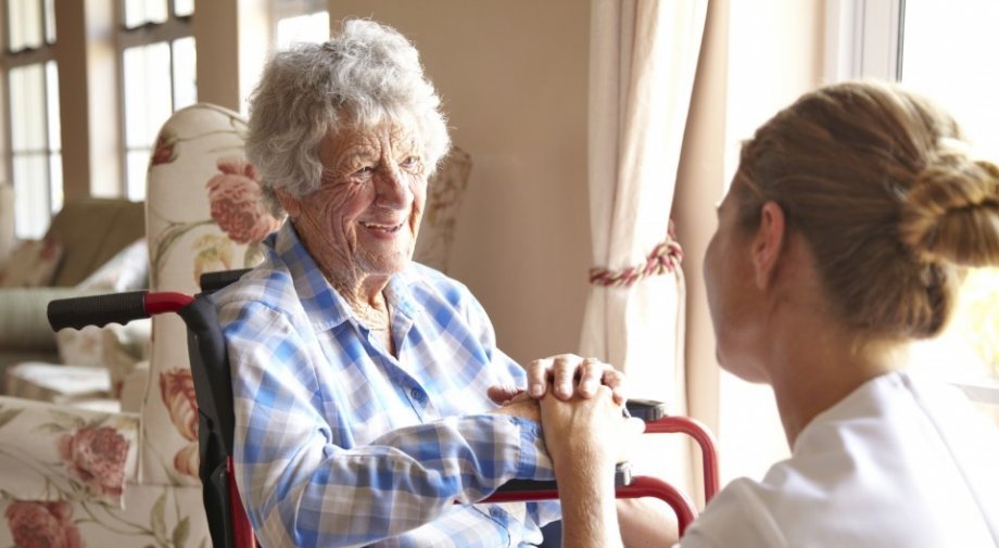 Újabb intézkedések végrehajtására utasította a járványügyi hatóság az idősek otthonainak fenntartóit