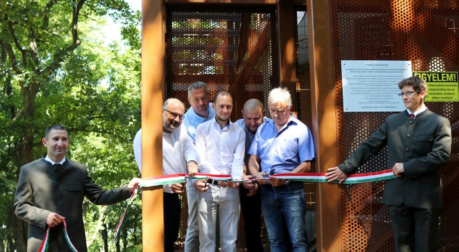 Felavatták a Zengő impozáns, új acélkilátóját